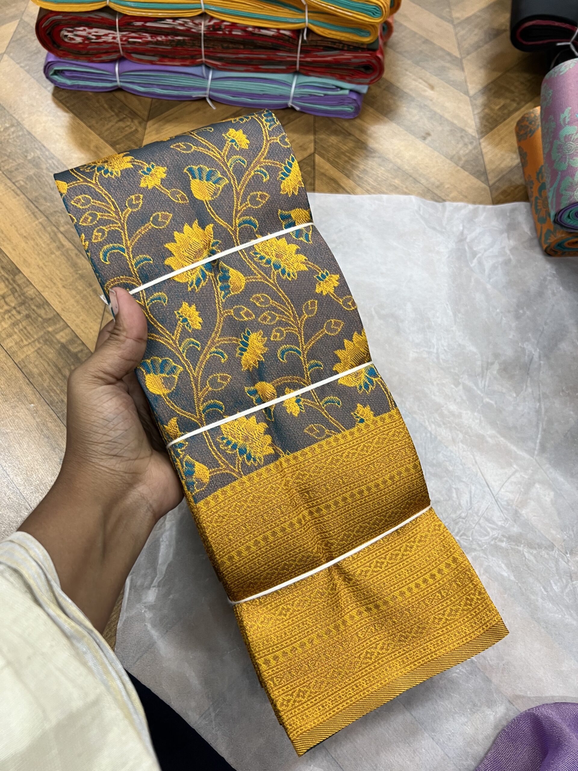 Small pichwai hit seller