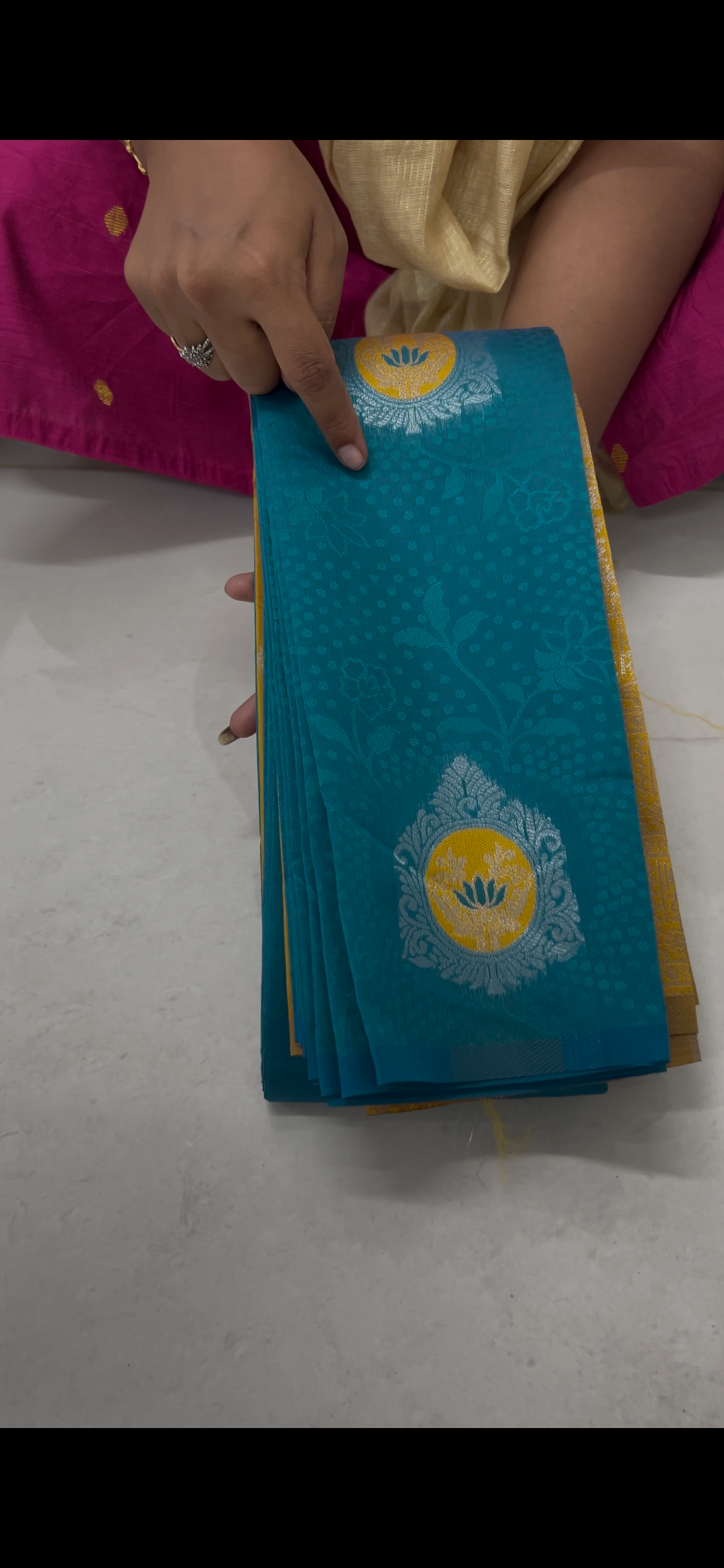 Lotus pichwai - Image 3