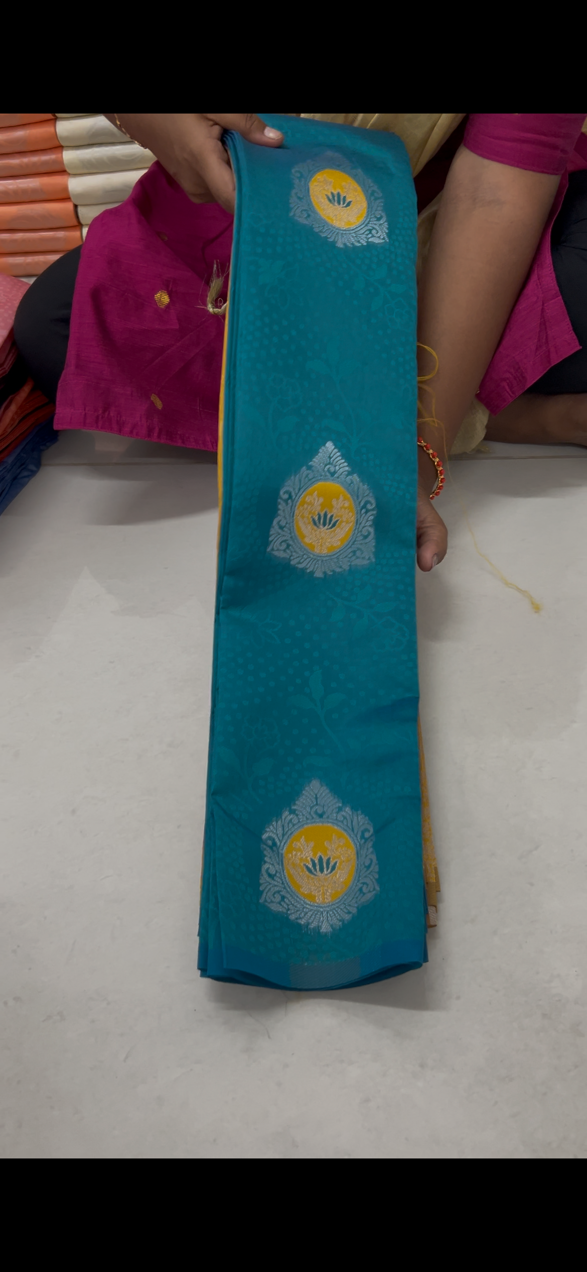 Lotus pichwai - Image 2