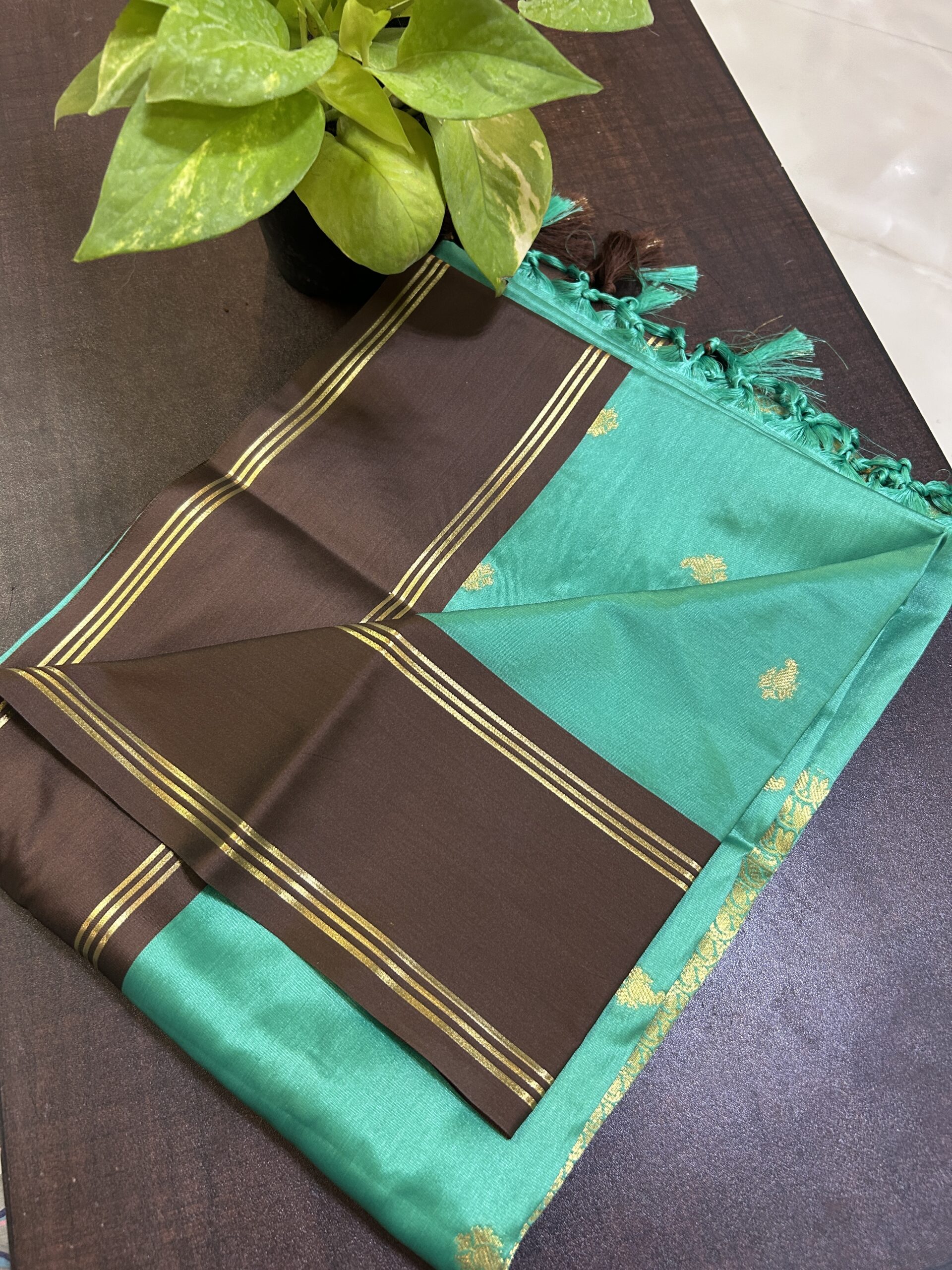 Banarasi zari kattam BZ49