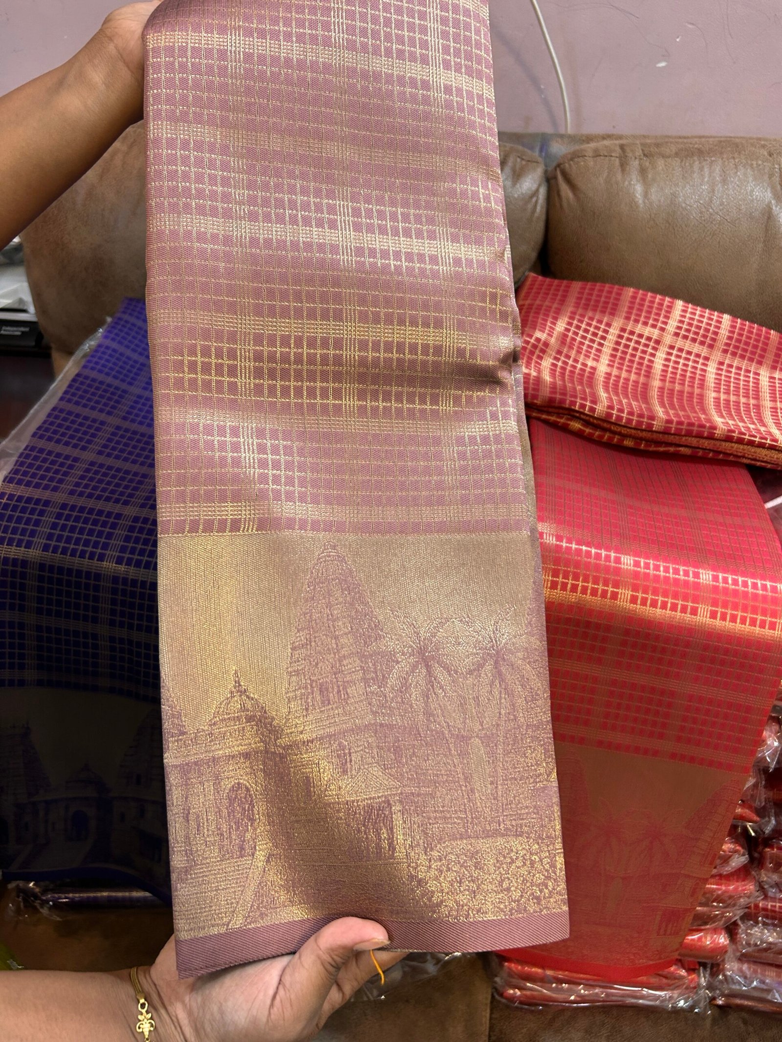 Lavender Onion pink Gopuram DGH04