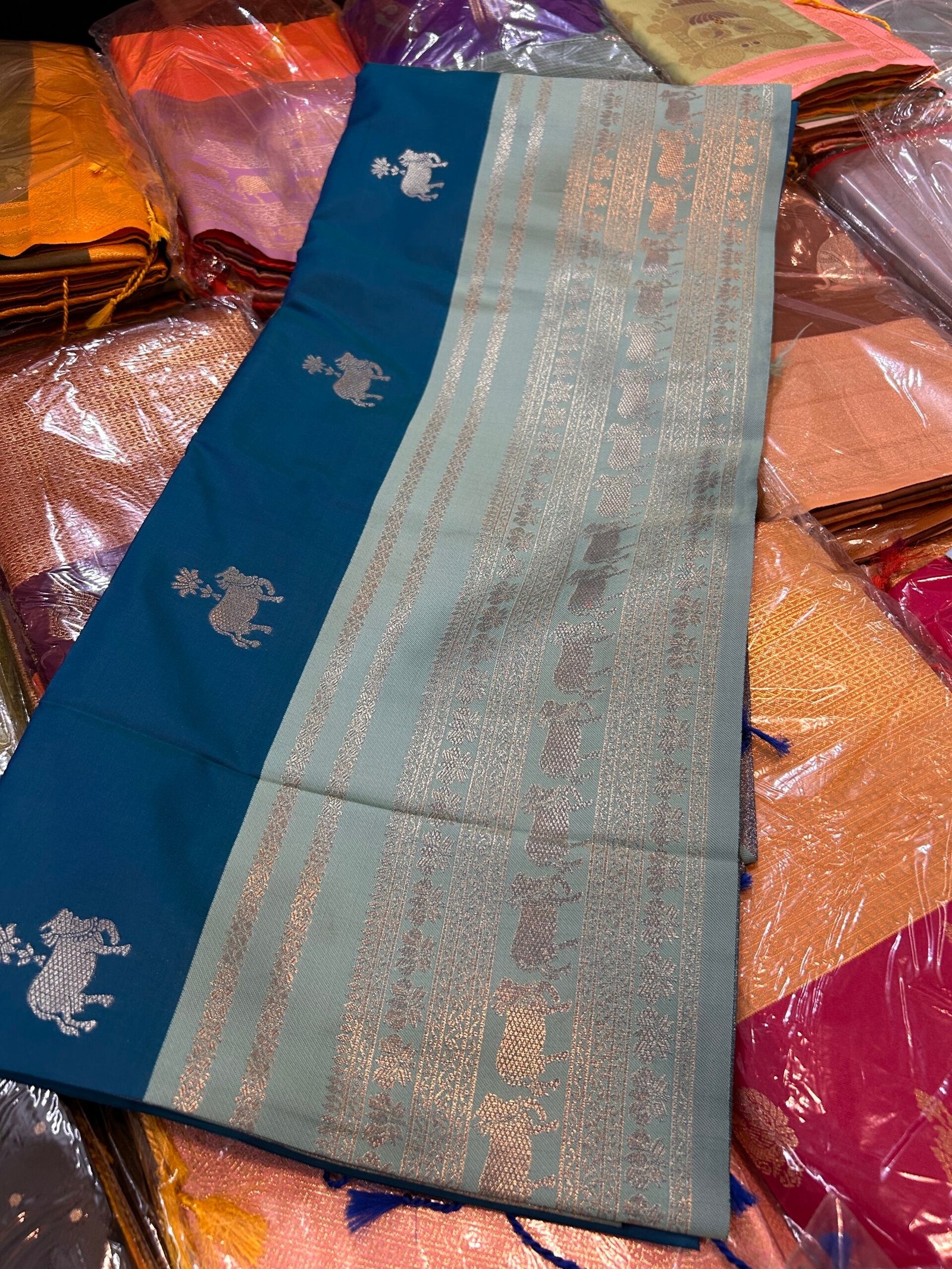Dual shade peacock Matka glaze silk - Image 2