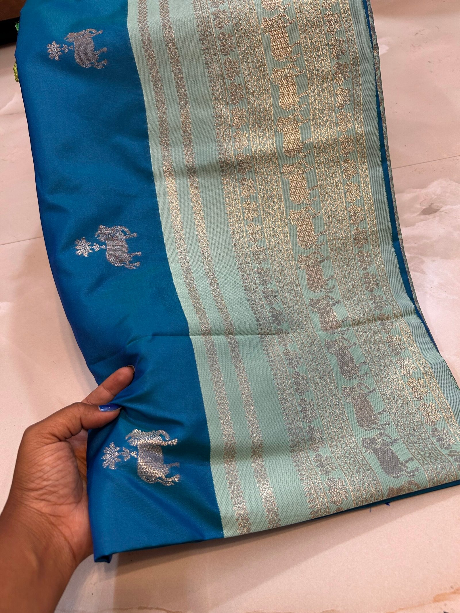 Dual shade peacock Matka glaze silk