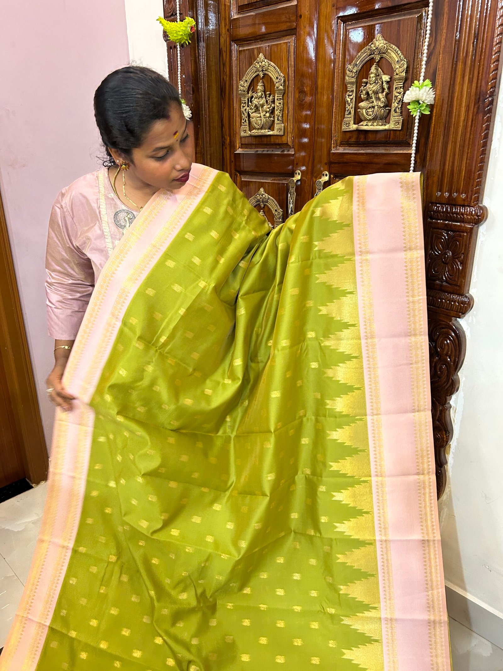 Pistachio Green TEMPLE KORVAI