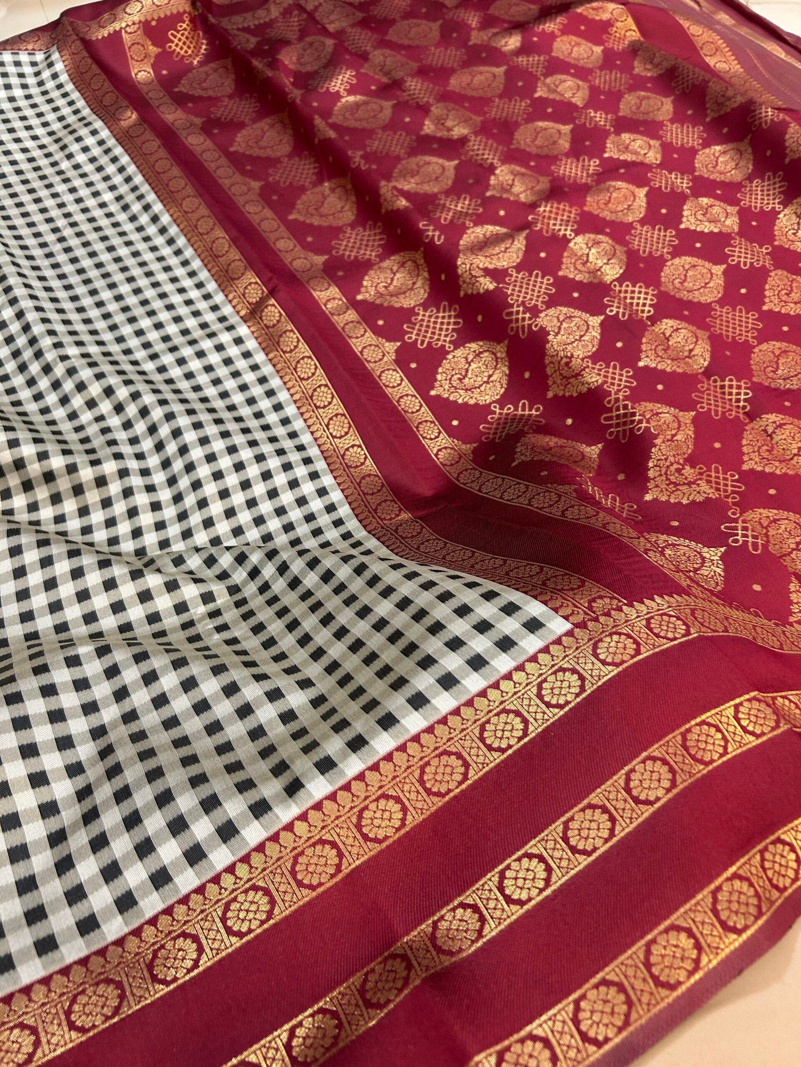 Arakku podi Maroon MADRAS KATTAM
