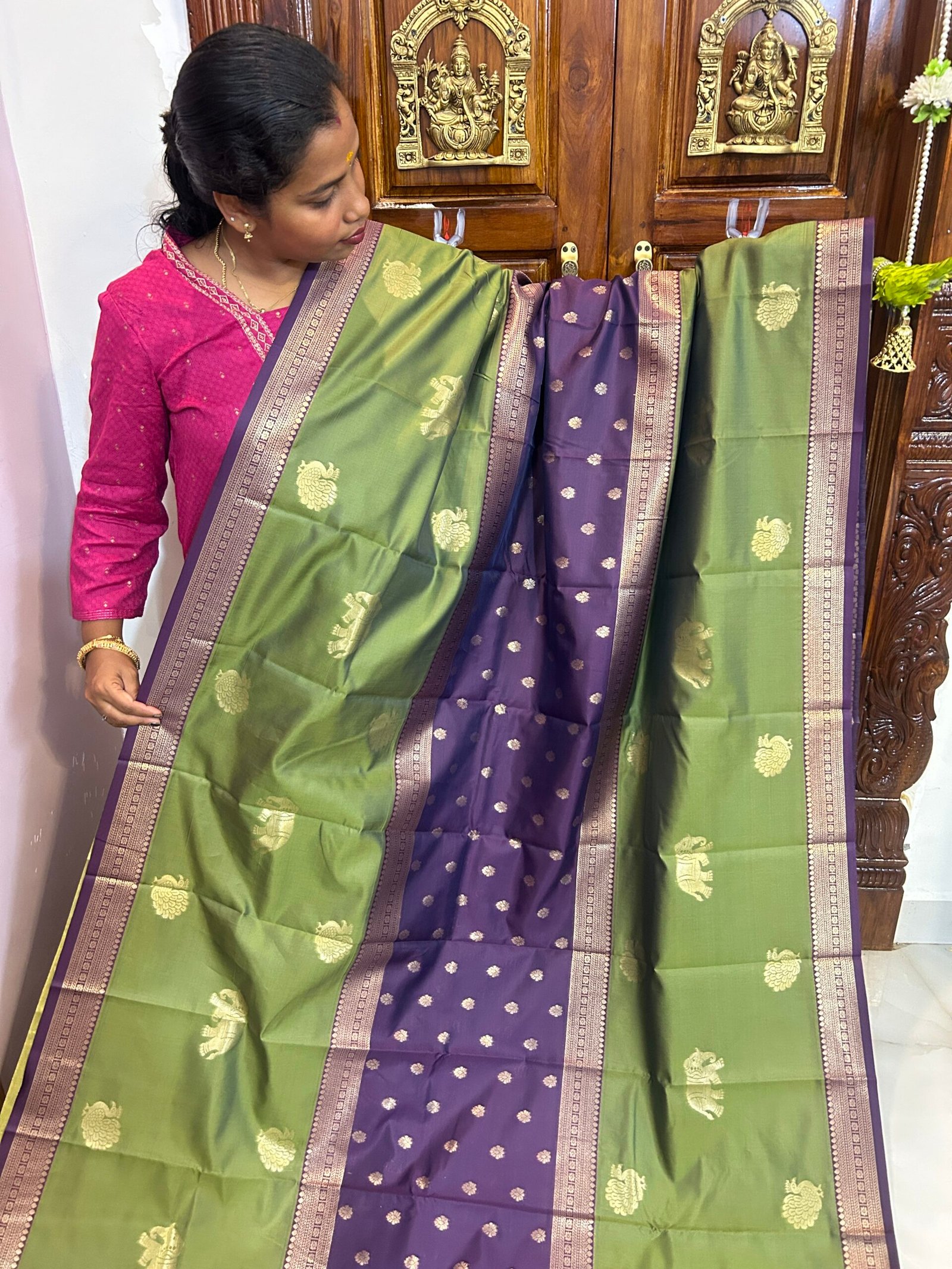 Dual shade Green & Violet Mupaagam